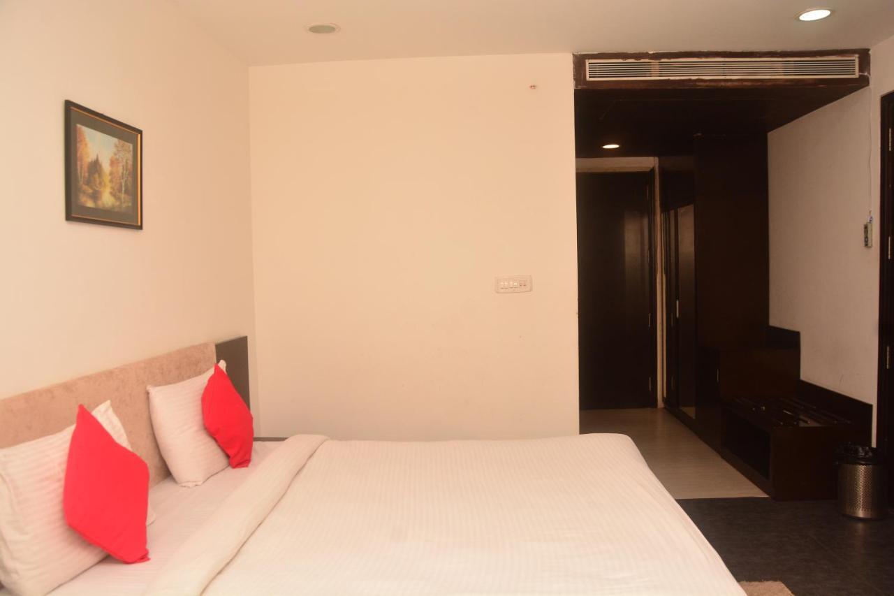 Sai Sharnam apartamentos con servicio Shirdi Exterior foto